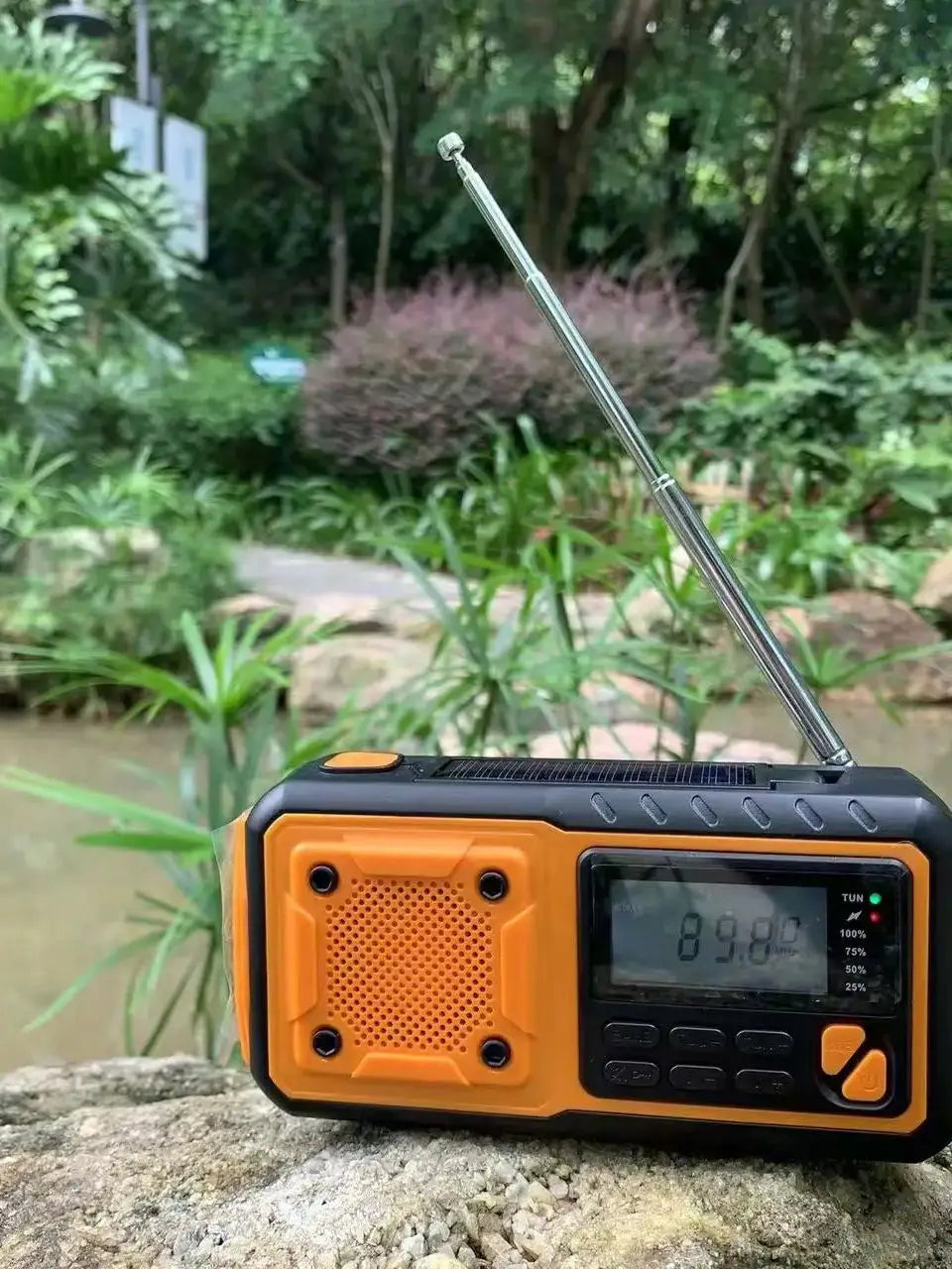 4000mAh Emergency Portable Solar Power Radio with Hand Crank Charging AM/FM Weather Radio LED Flashlight Bank Phone Charger