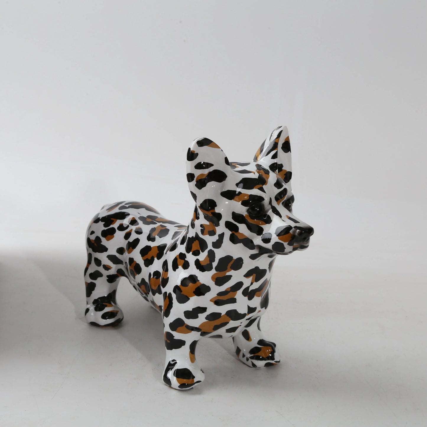 Nordic  Art Graffiti Corgi Dog Painting Creative Resin Crafts Home Decoration Wine Cabinet Office Decor Resin Crafts Gift